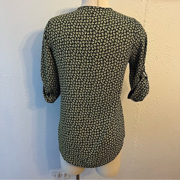 Collective Concepts Navy & Yellow Floral Roll Tab Sleeve Blouse XS - Picture 5 of 7